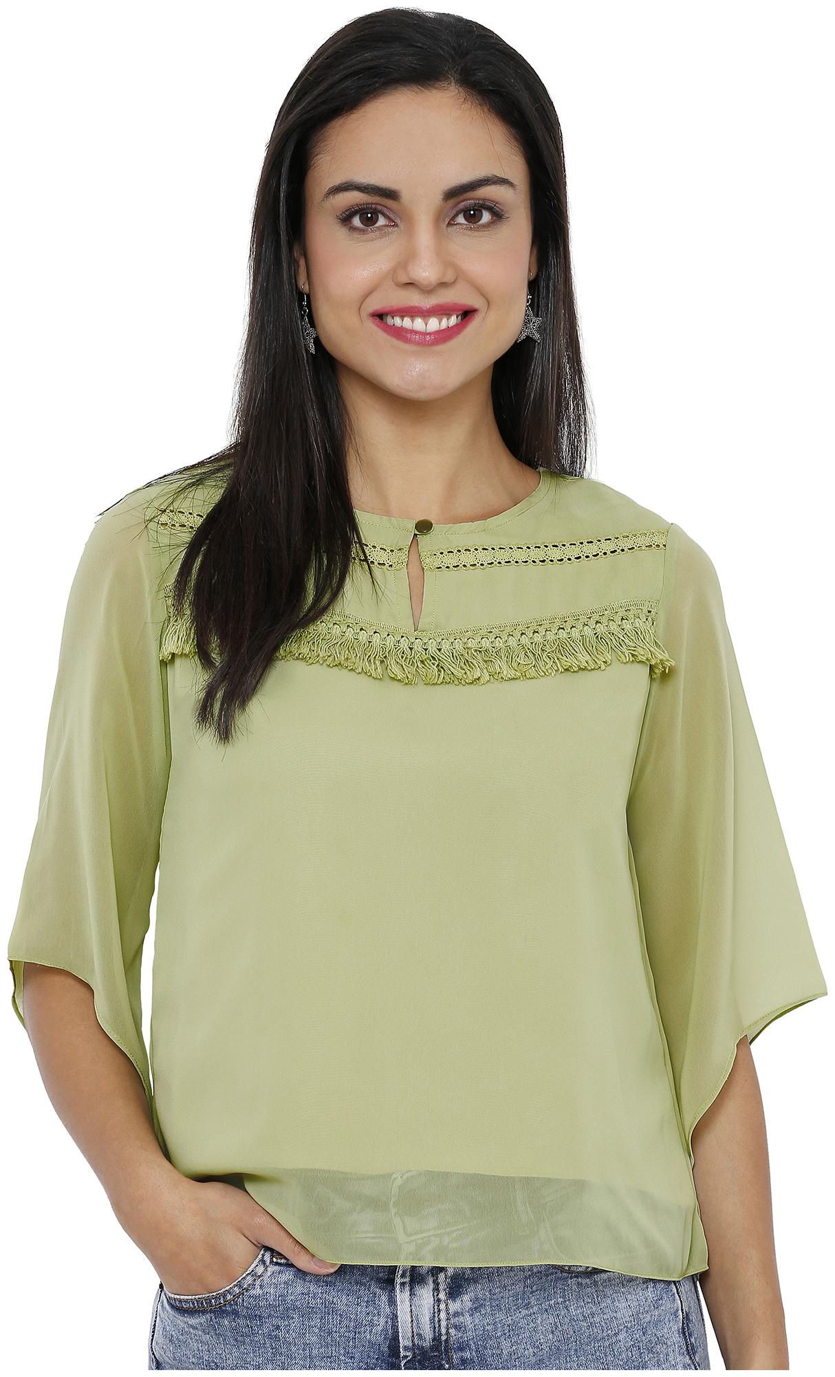 

Soie Women Solid Regular top - Green