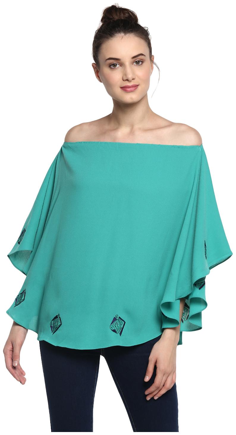 

Soie Women Solid Regular top - Green