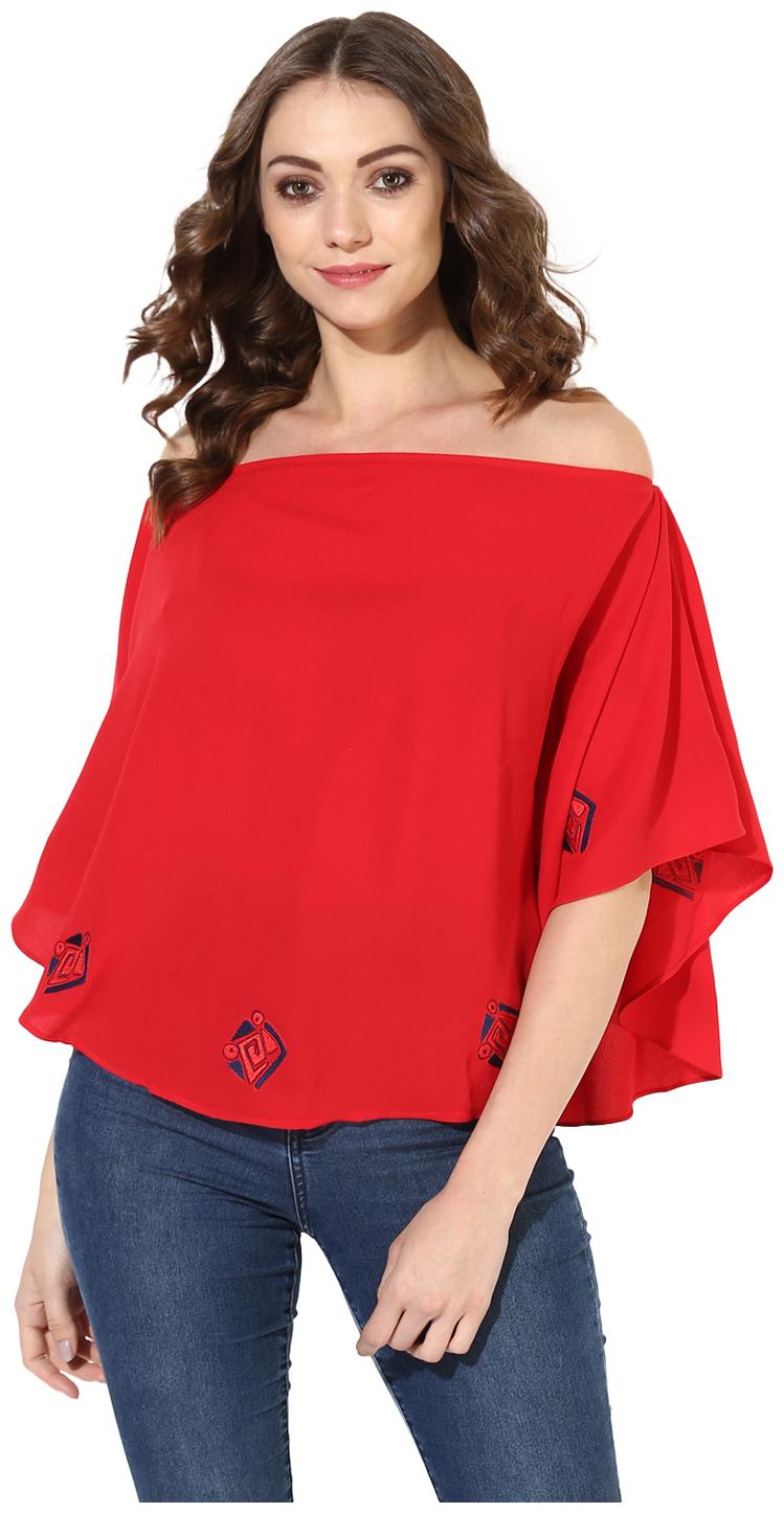 

Soie Women Solid Regular top - Red