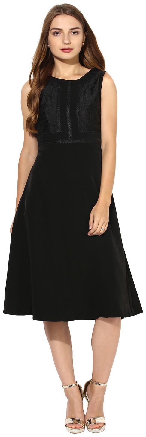 

Soie Black Solid Bodycon dress