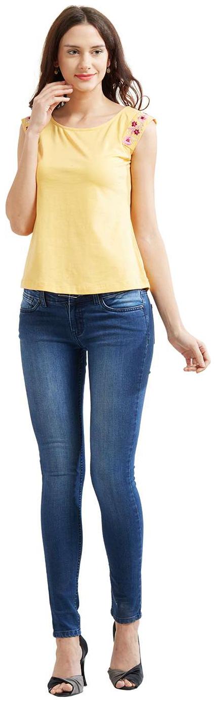 

Soie Women Solid Regular top - Yellow