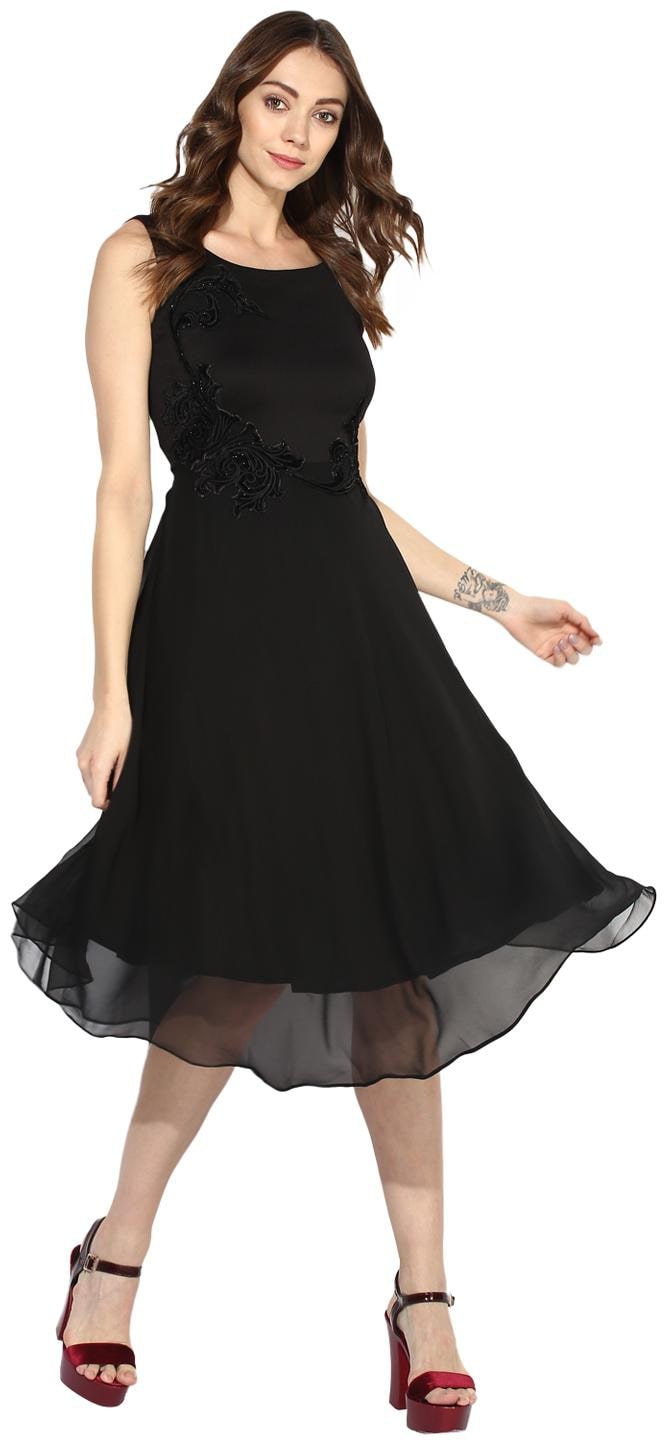 

Soie Black Solid Bodycon dress