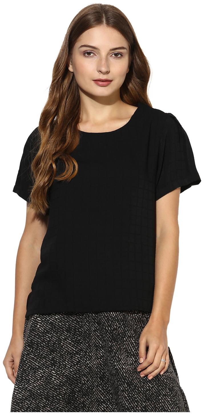

Soie Women s Black Basic With Pleated Sleeve Top