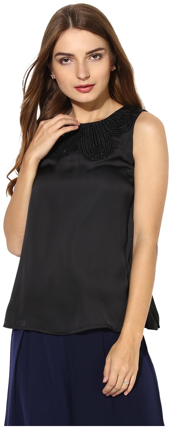 

Soie Women Solid Regular top - Black