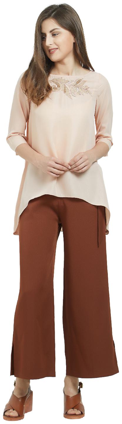 

Soie Women Solid Regular top - Beige