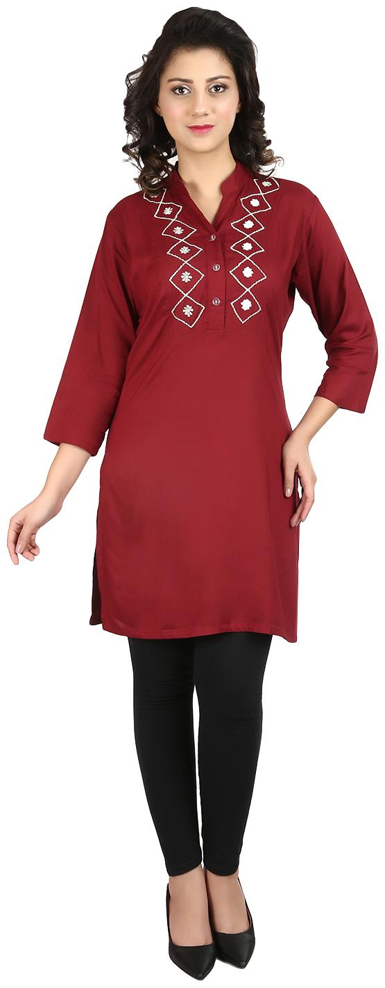 

Sritika Women Maroon Solid Straight Kurti