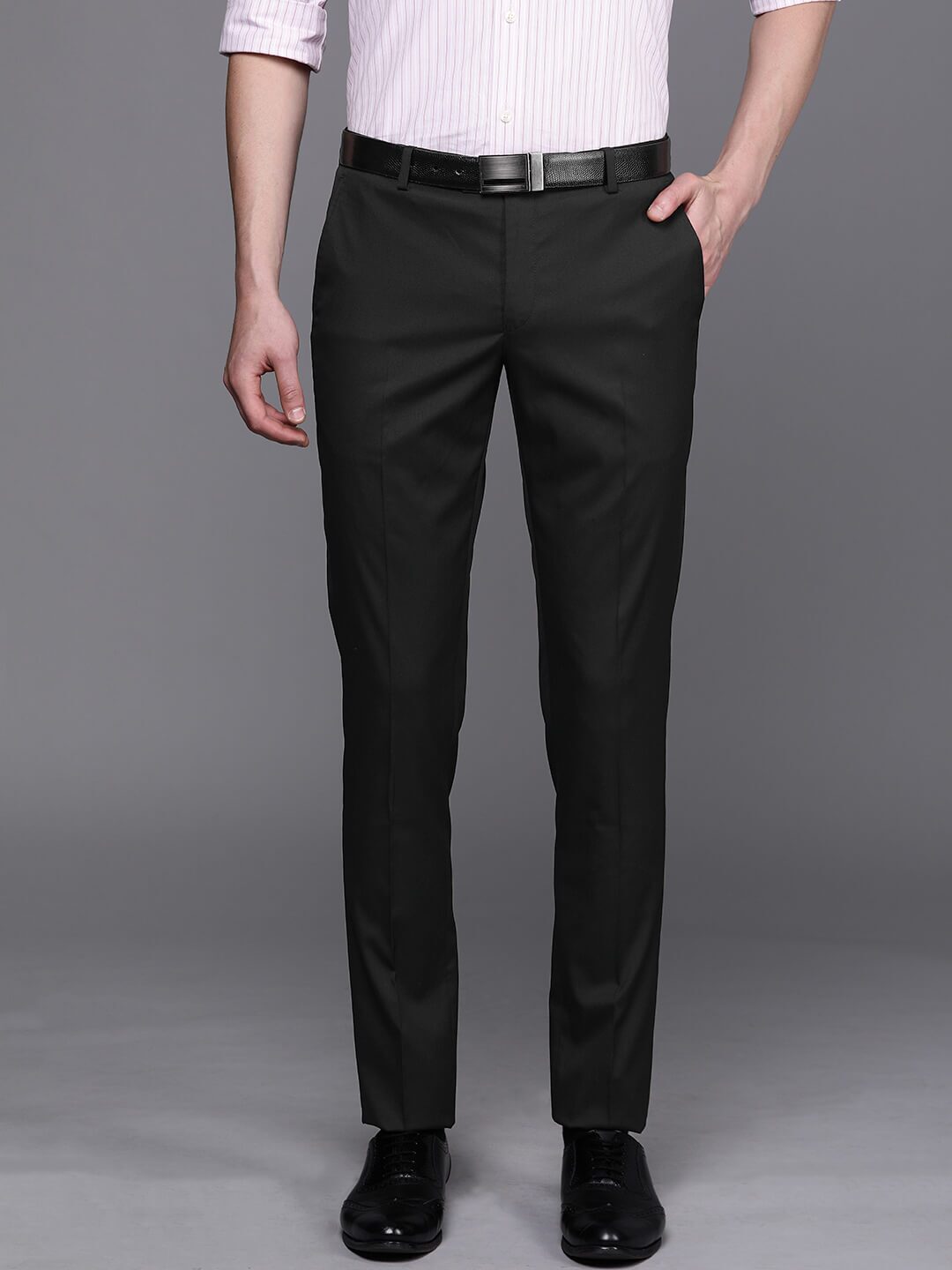 

SUITLTD Men Solid Slim Fit Formal Trouser - Black
