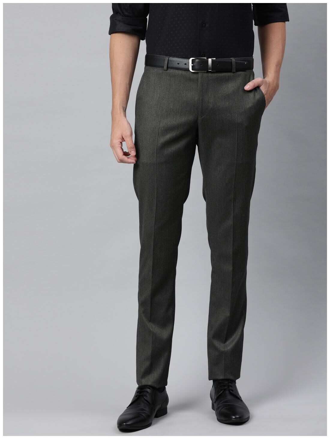 

SUITLTD Men Solid Slim Fit Formal Trouser - Grey