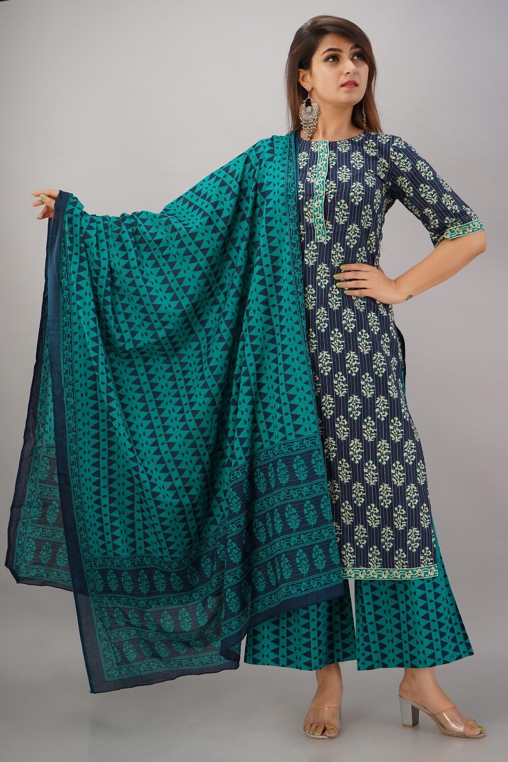 

SVARCHI Women Blue Floral Straight Kurta With Palazzo And Dupatta