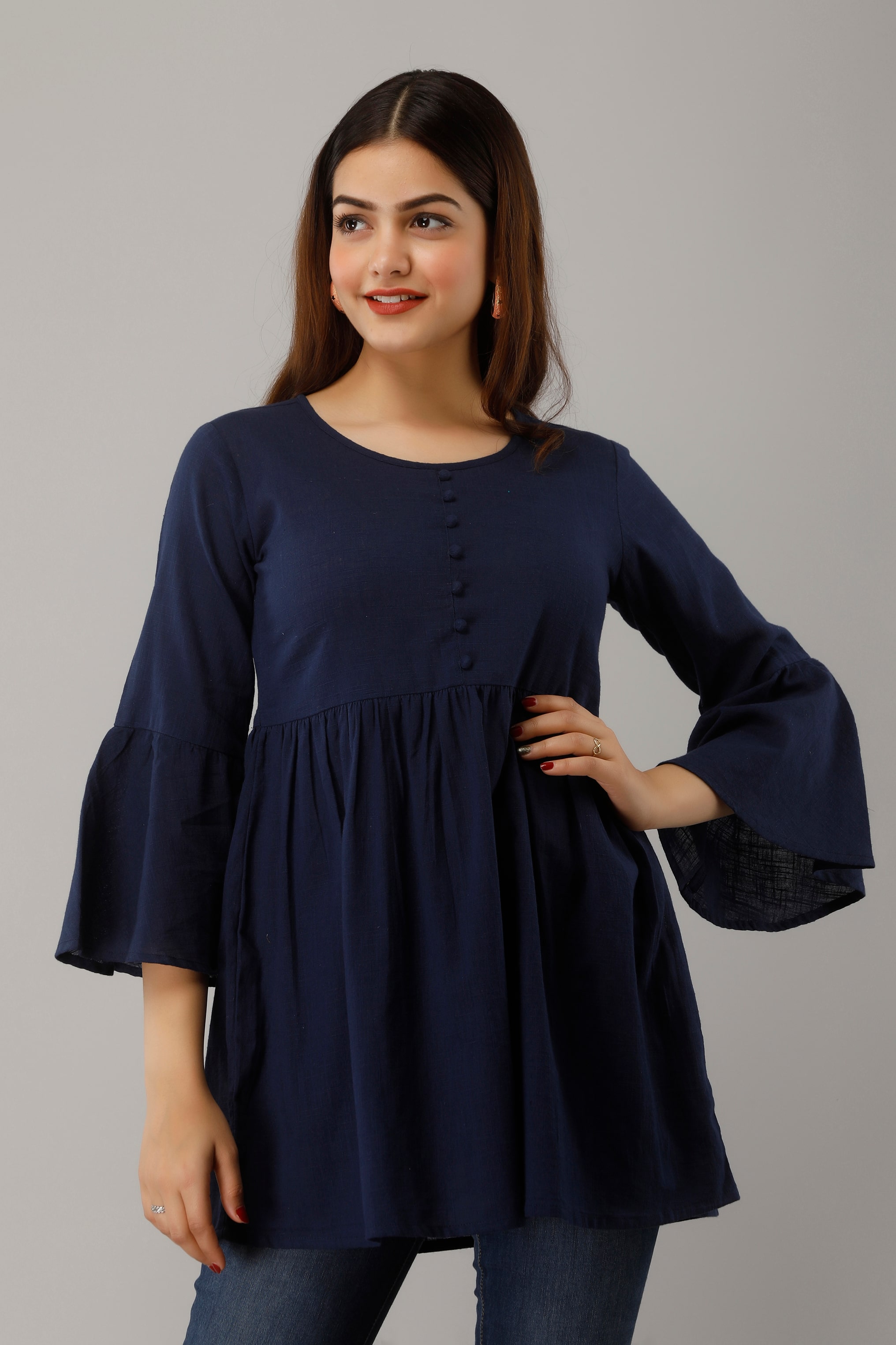 

SVARCHI Women Solid Regular top - Blue