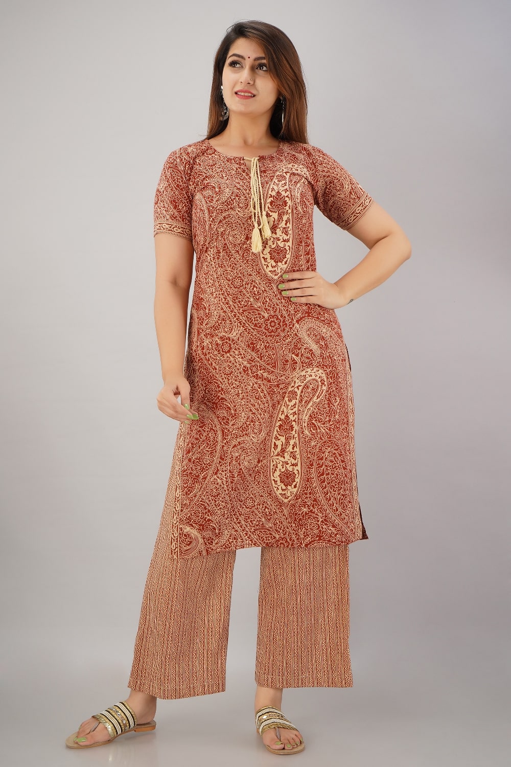 

SVARCHI Women Beige Printed Straight Kurta With Palazzo