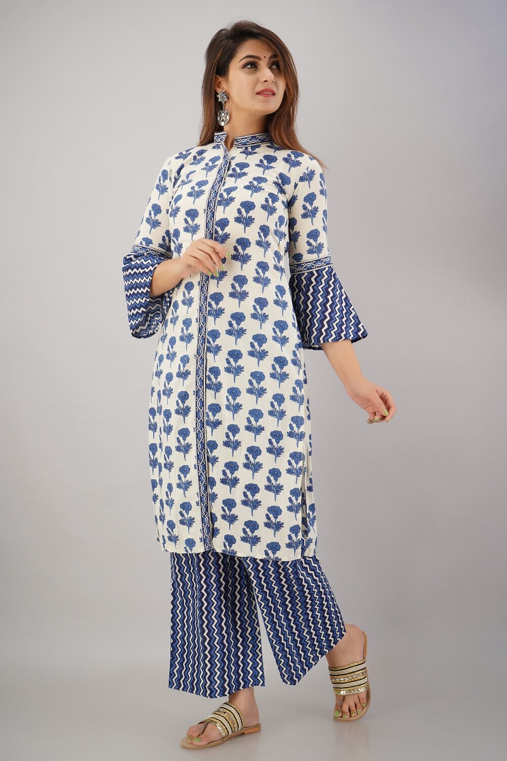 

SVARCHI Women White Floral Straight Kurta With Palazzo