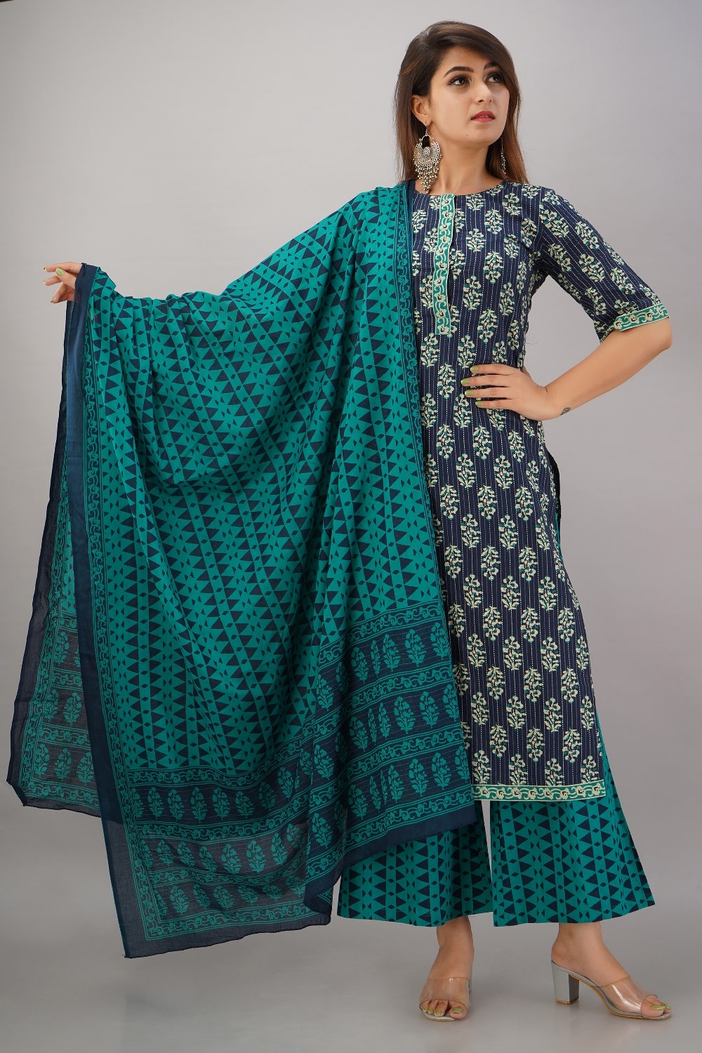 

SVARCHI Women Blue Floral Straight Kurta With Palazzo And Dupatta