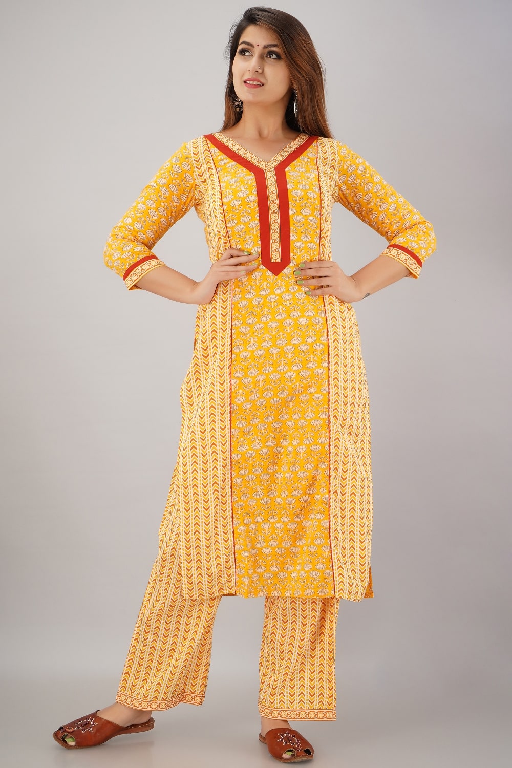 

SVARCHI Women Yellow Printed Straight Kurta With Palazzo