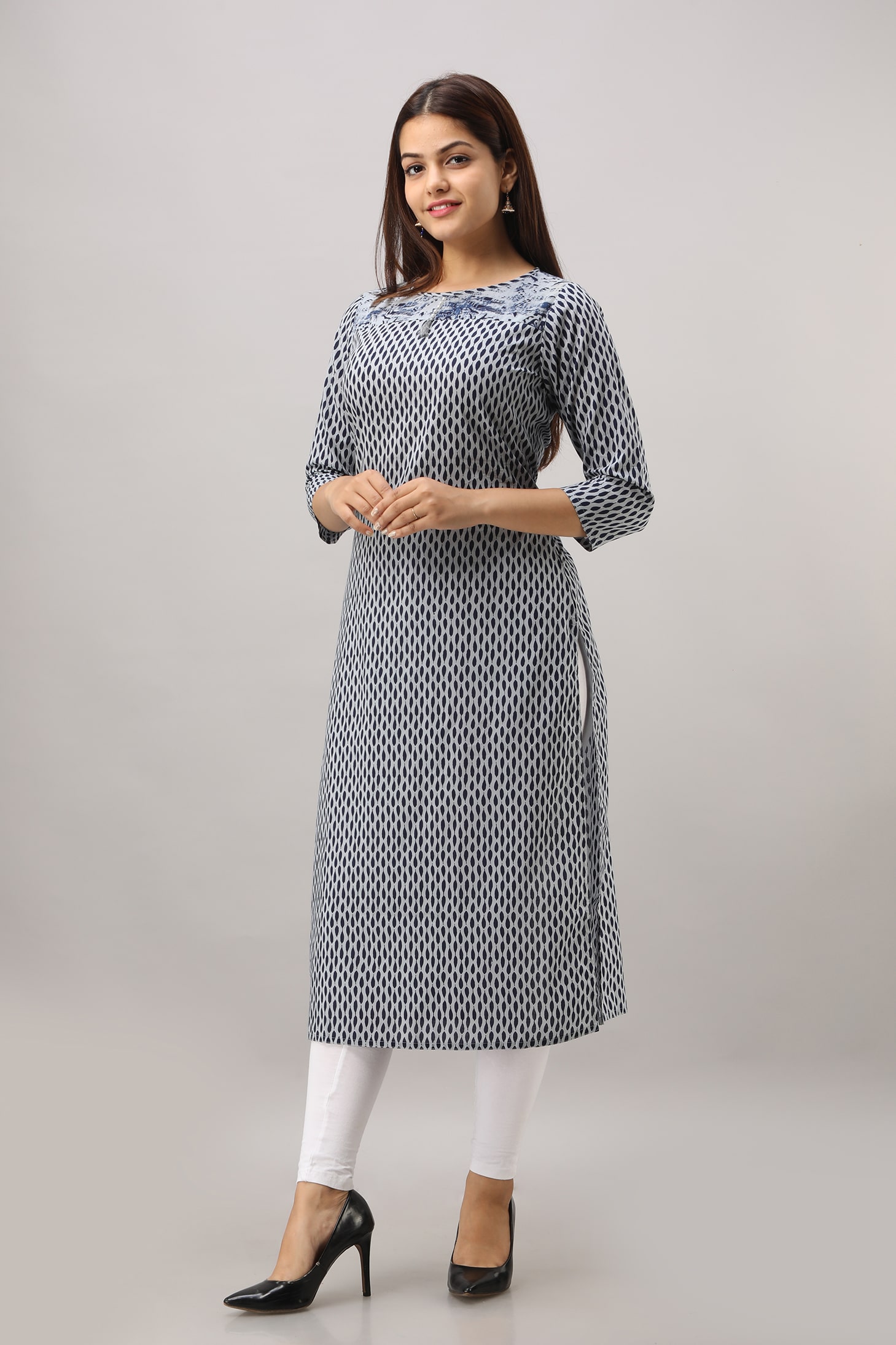 

SVARCHI Women Blue Printed Straight Kurta
