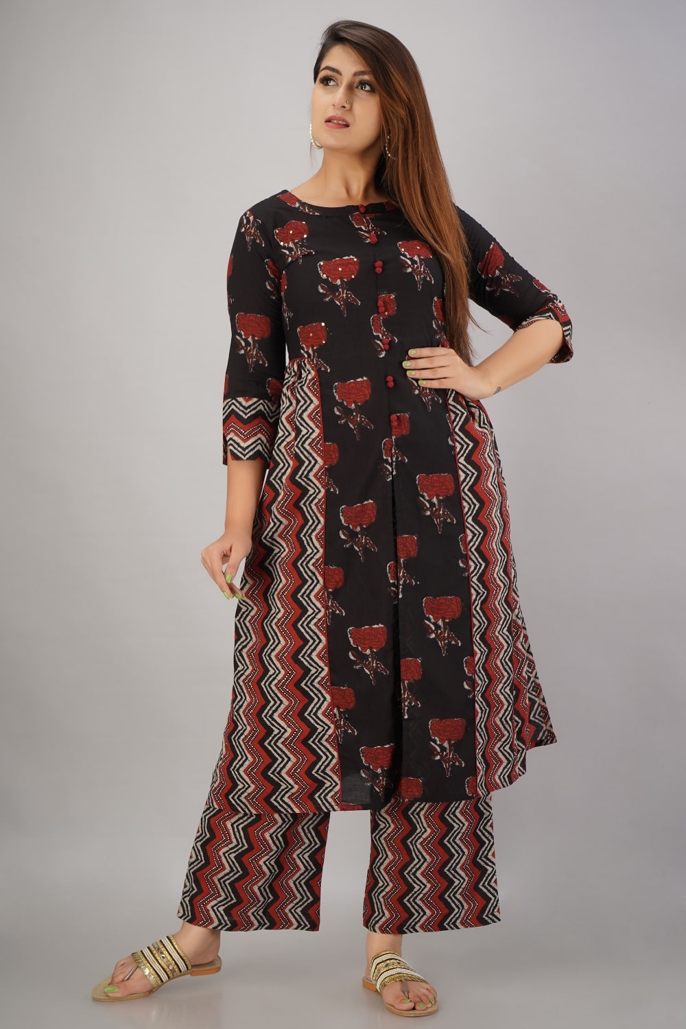 

SVARCHI Women Black Printed Straight Kurta With Palazzo