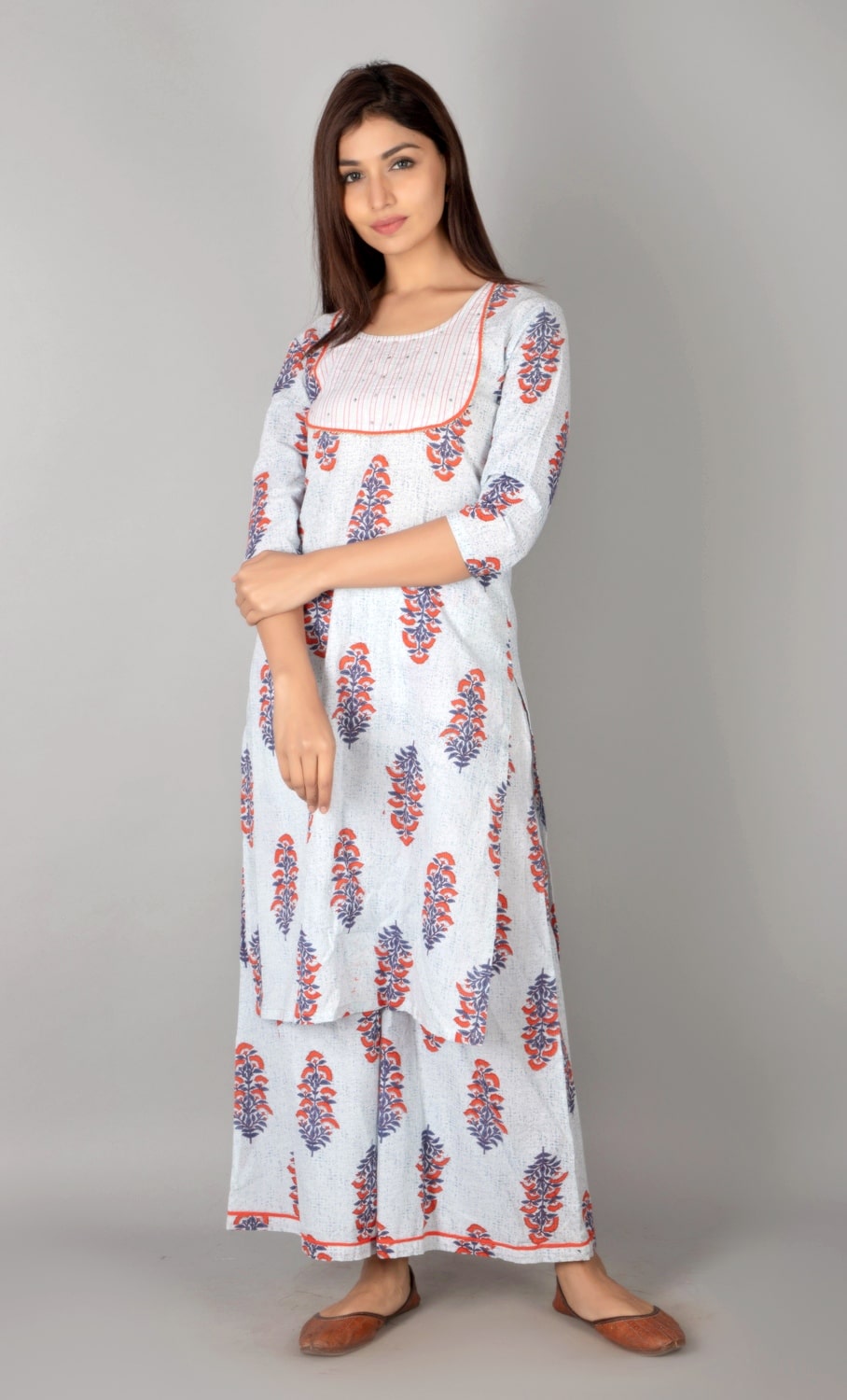 

SVARCHI Women Blue Floral Straight Kurta With Palazzo
