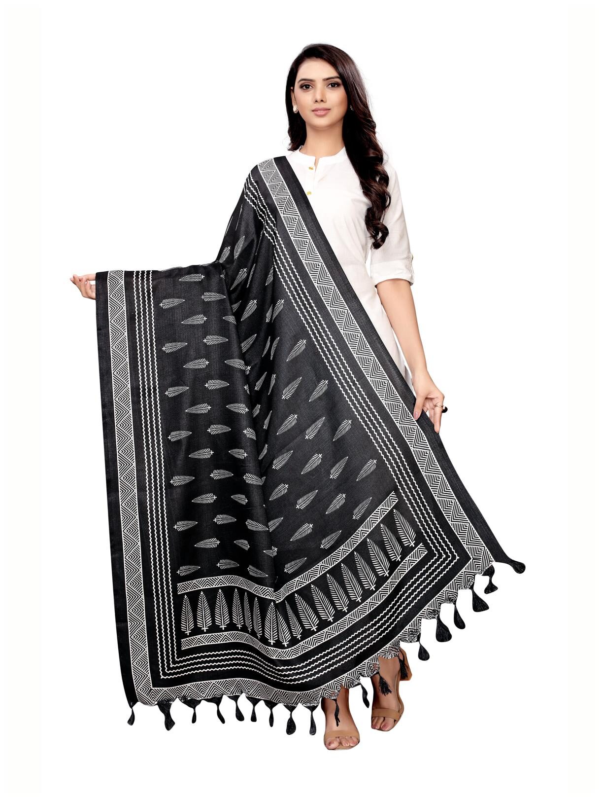 

Swaron Women Blended Printed Dupatta Black