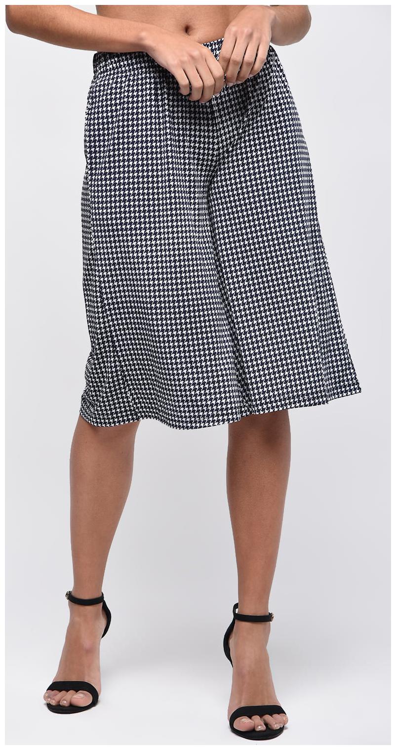 

TAARUUSH Women Checked Regular capri - Black