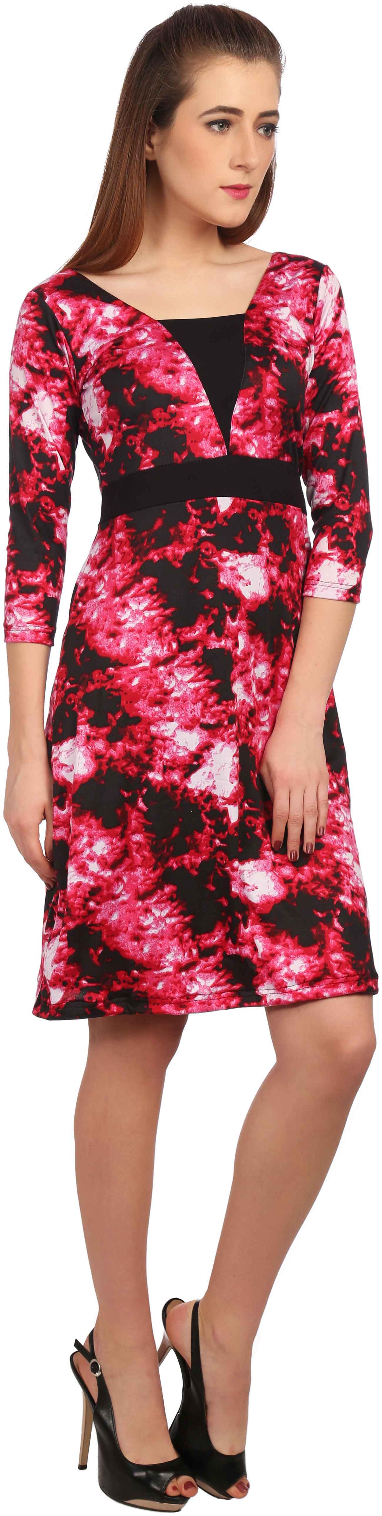 

TAARUUSH WOMEN S MULTICOLOR POLYESTER LYCRA 3 4 SLEEVE KNEE LENGTH SLIM FIT ROUND NECK DRESS