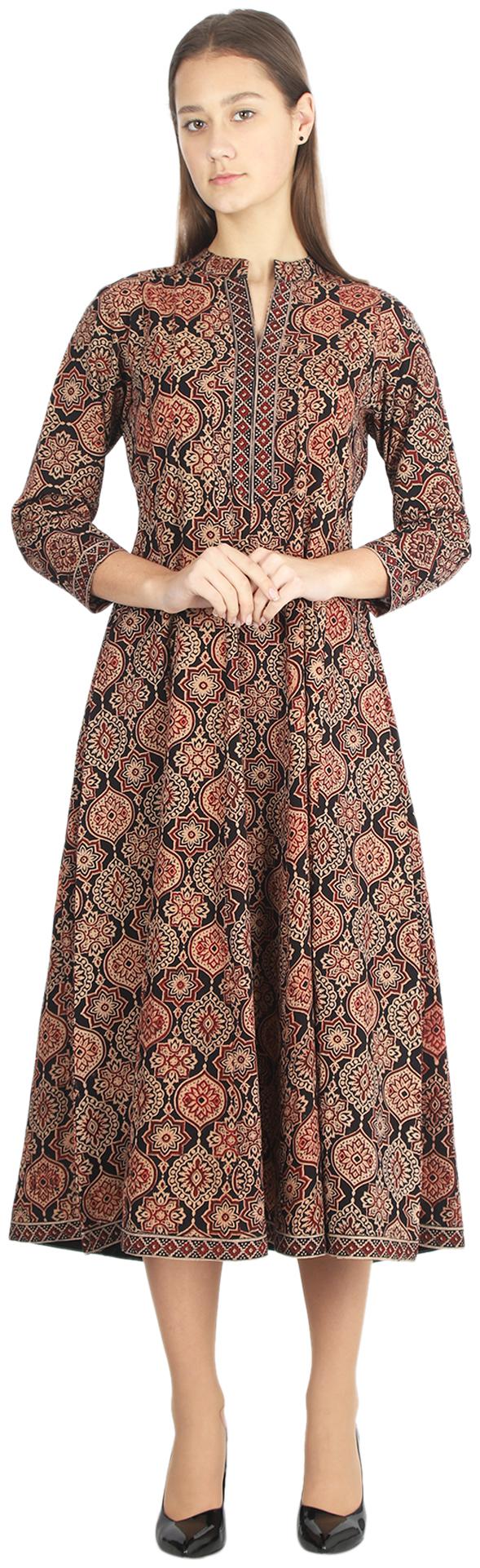 

TAMANNAH Printed 3 4th Sleeves Mandarin Collar Kurti Dress For Women Color Black