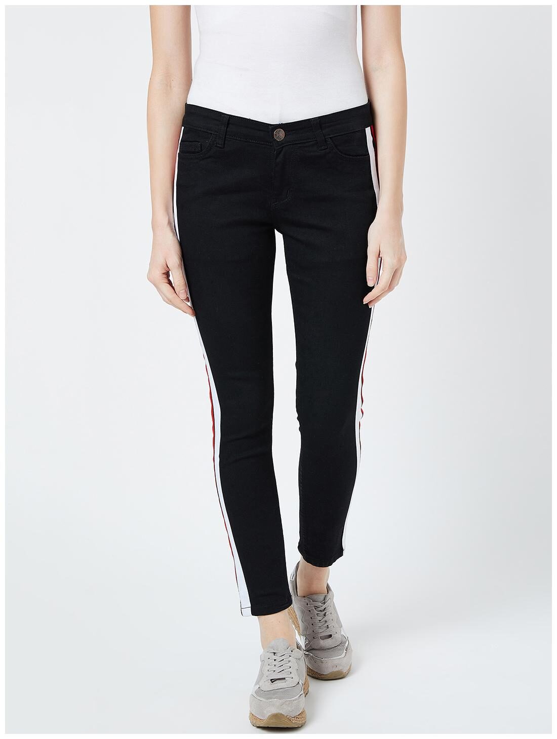 

The Dry State Women Black Color Skinny Fit Cotton Jogger