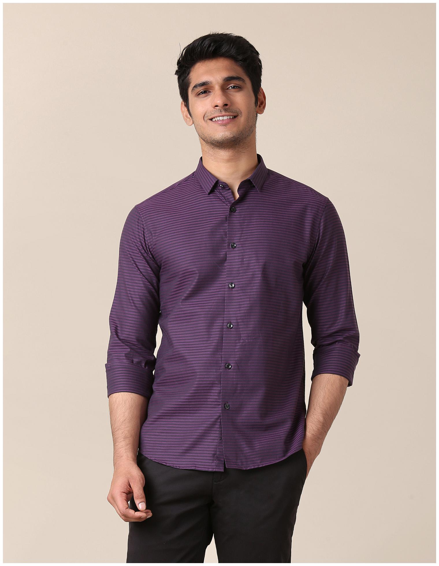 

True Blue Men Slim fit Formal Shirt - Purple