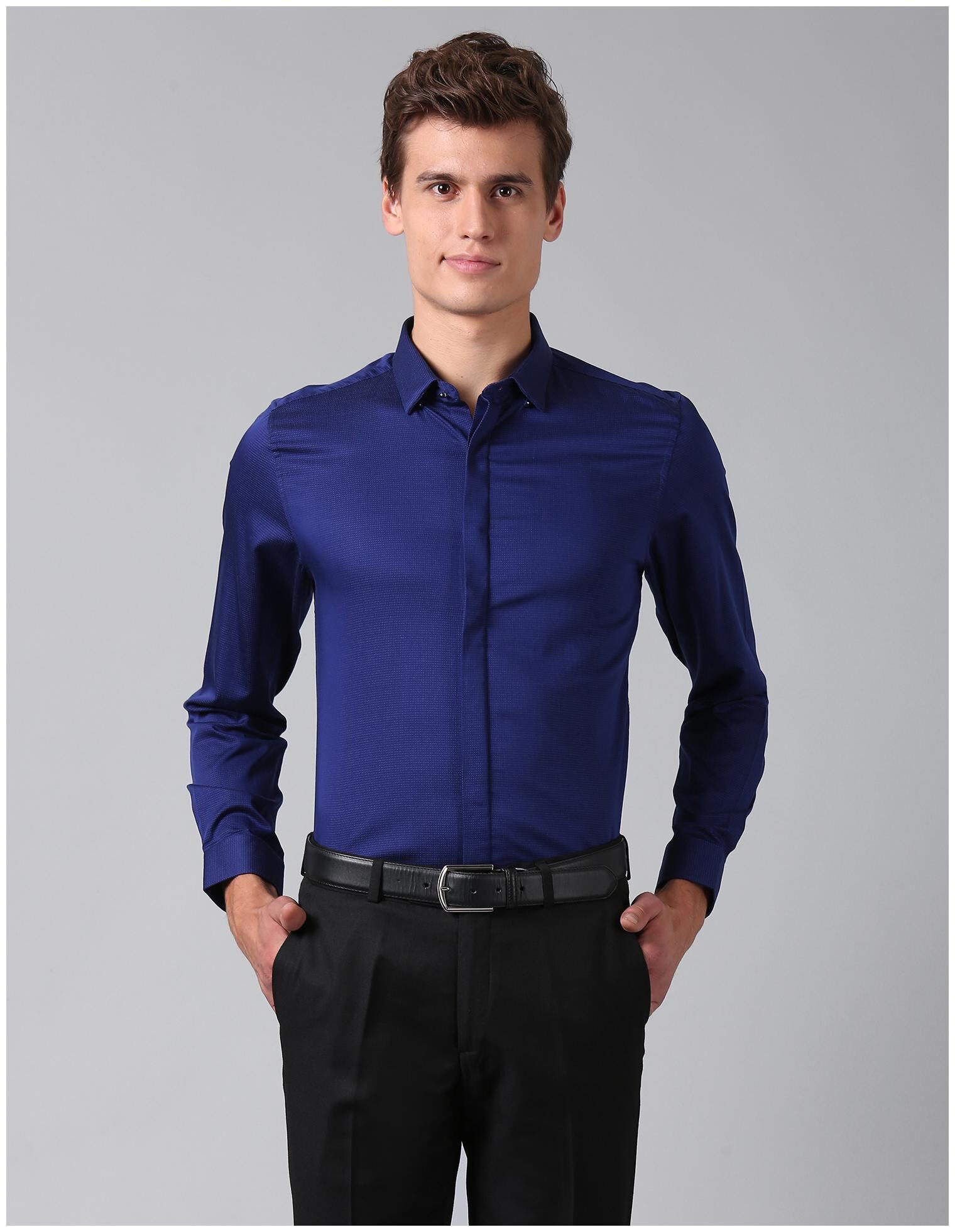 

True Blue Men Blue Solid Slim Fit Casual Shirt