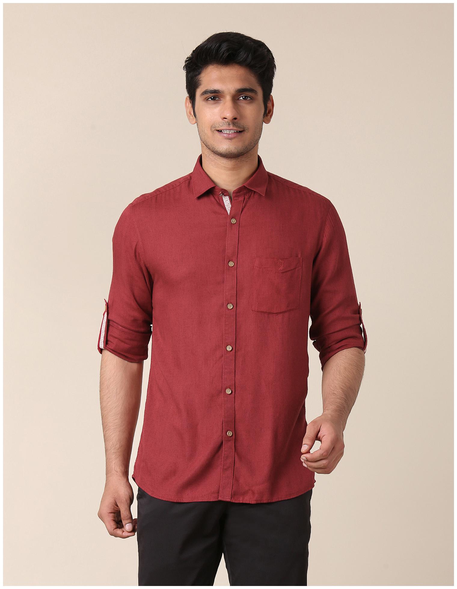 

True Blue Men Red Solid Slim Fit Casual Shirt