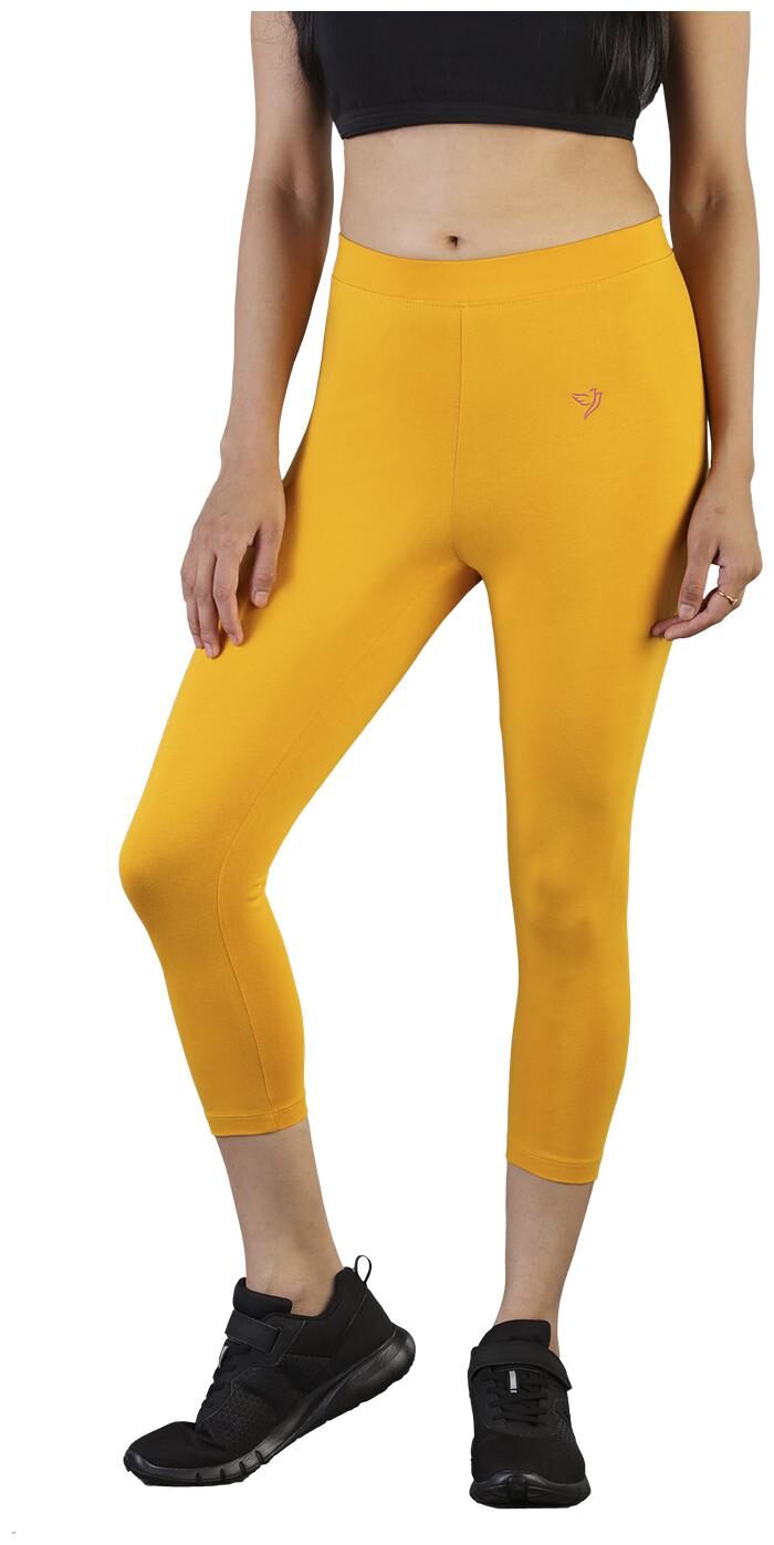 

Twin Birds Women Three-fourth Solid Leggings