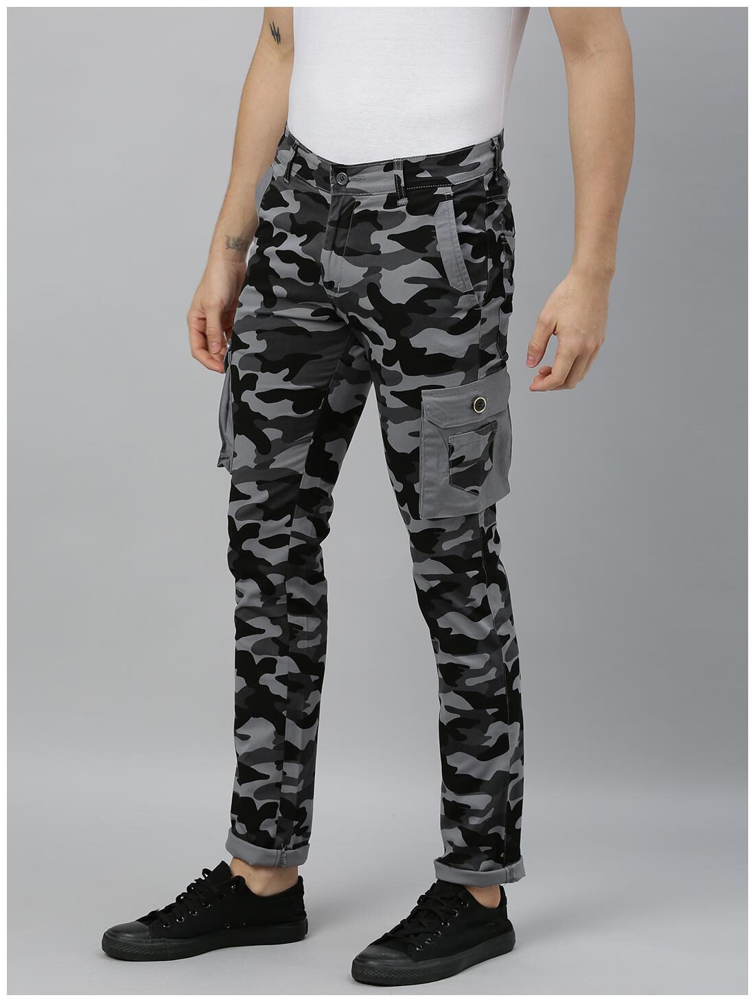

Urbano Fashion Men Grey Camouflage Slim fit Cargos