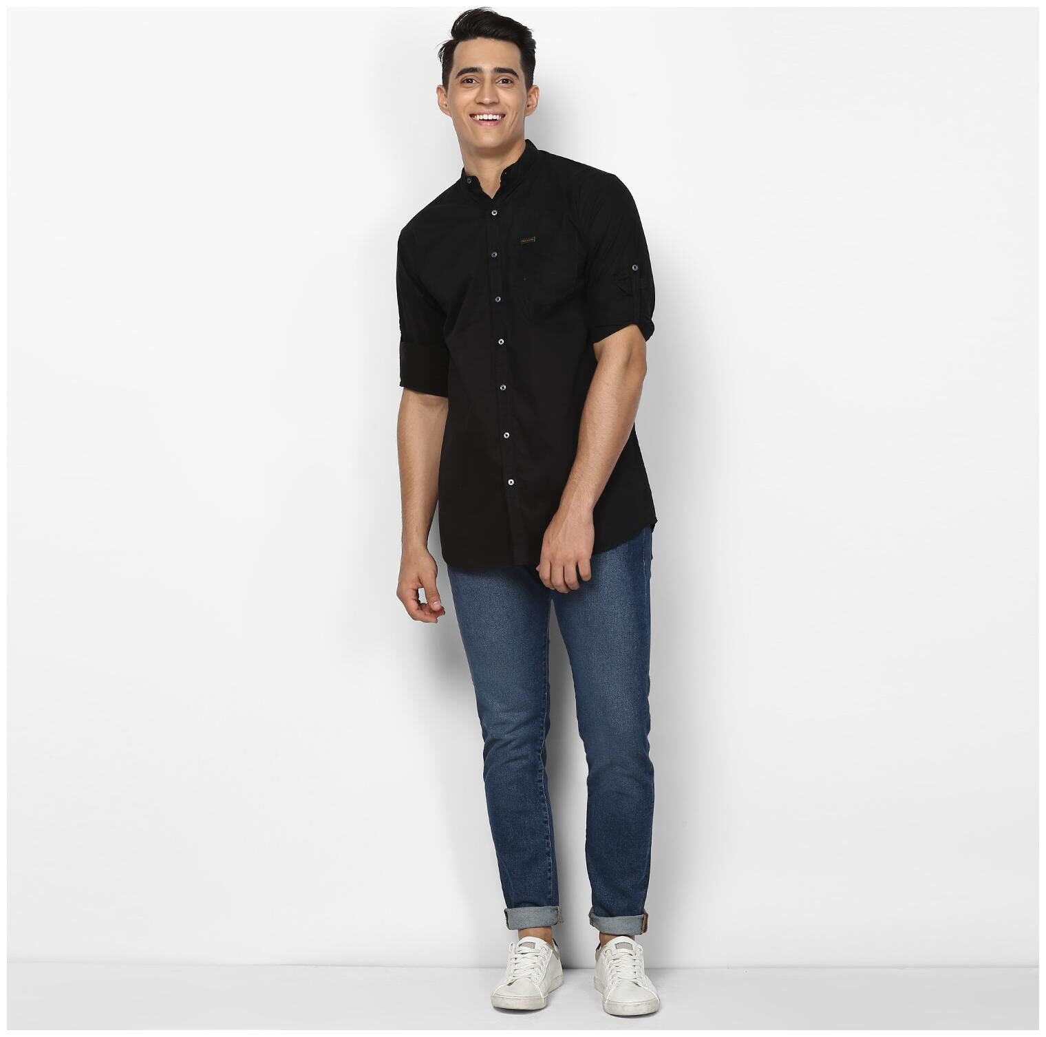 

Urbano Fashion Men Black Solid Slim Fit Casual Shirt