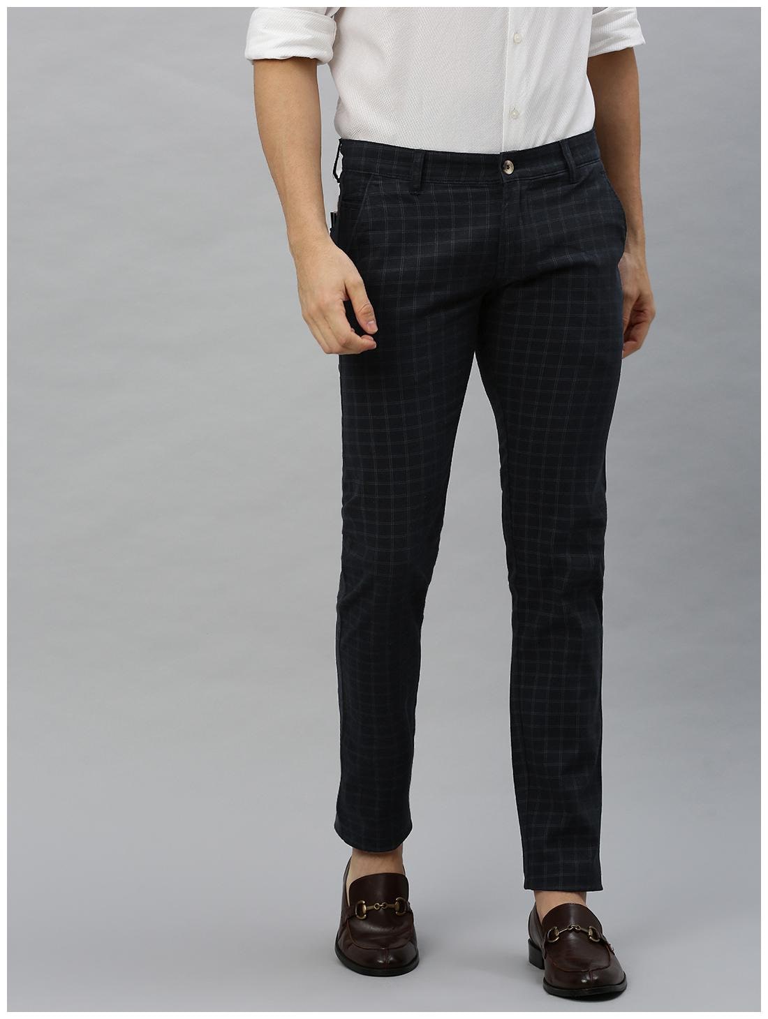 

Urbano Fashion Men Navy blue Checked Slim fit Chinos