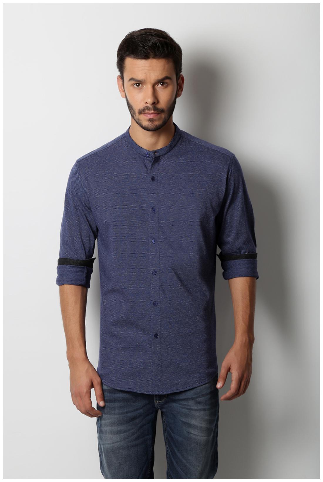 

Van Heusen Men Blue Solid Slim Fit Casual Shirt
