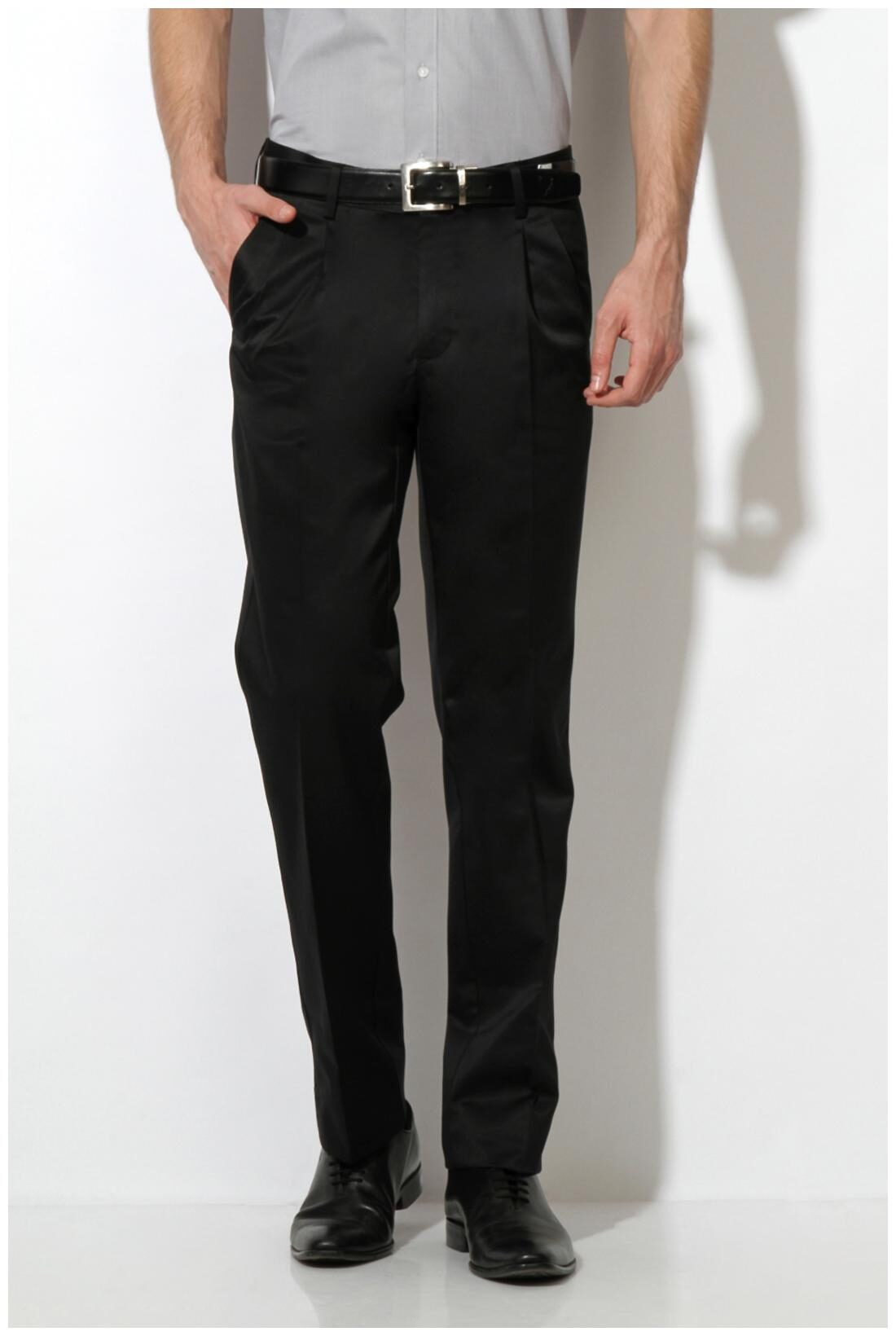 

Van Heusen Men Solid Regular Fit Formal Trouser - Black