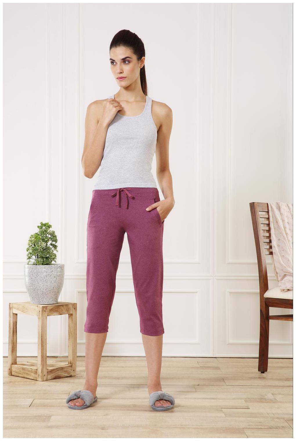 

Van Heusen Women Solid Regular capri - Pink