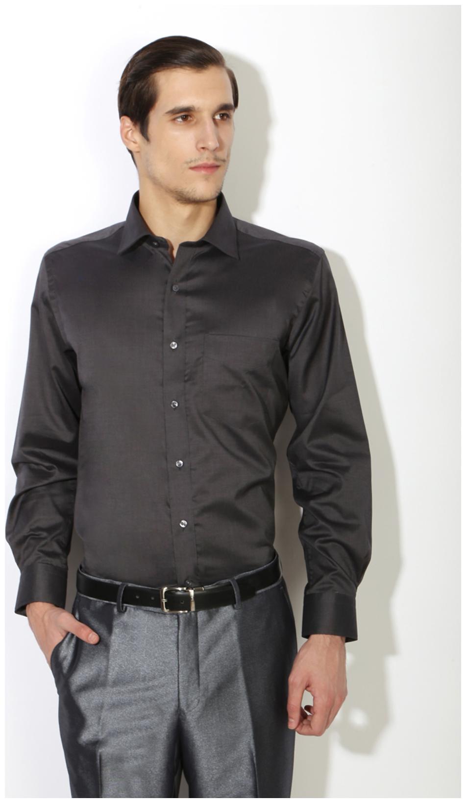 

Van Heusen Men Black Solid Regular Fit Casual Shirt
