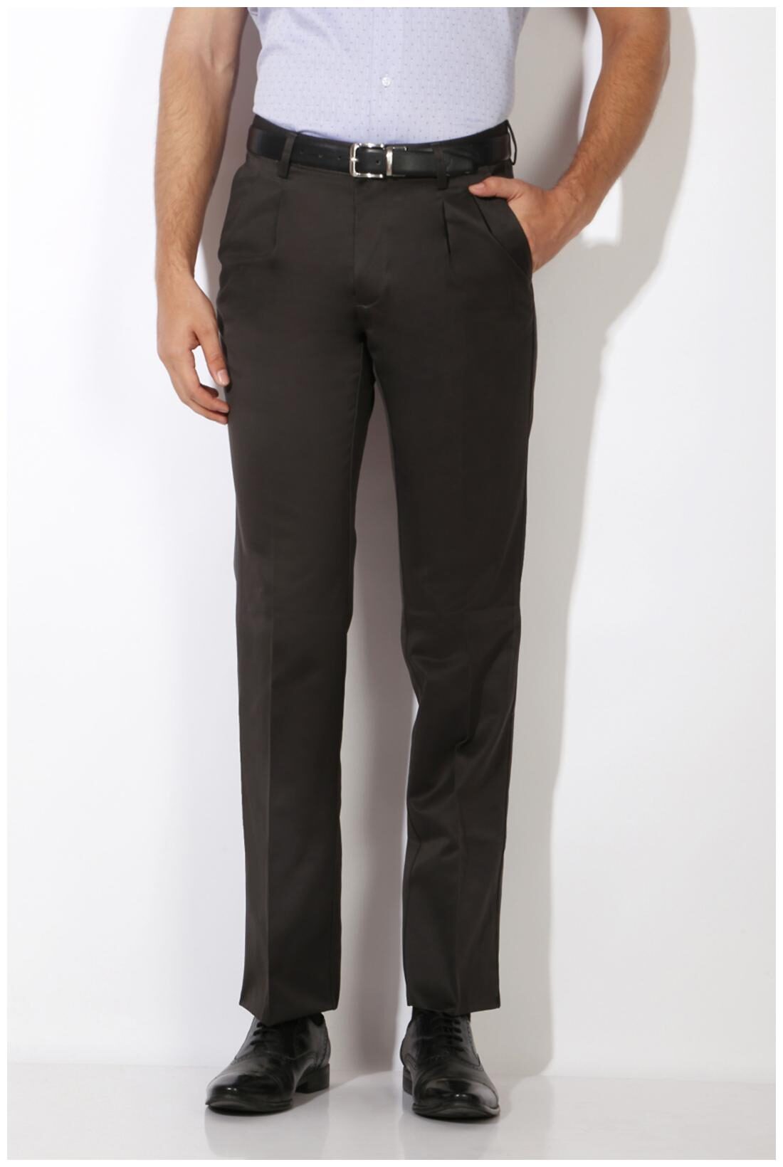 

Van Heusen Men Grey Solid Regular fit Regular trousers