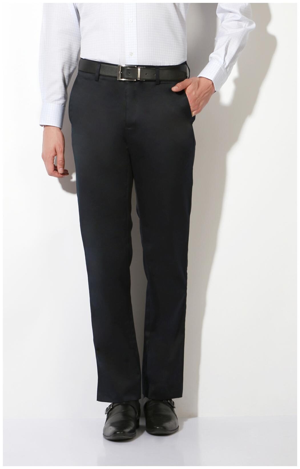 

Van Heusen Men Blue Solid Regular fit Chinos