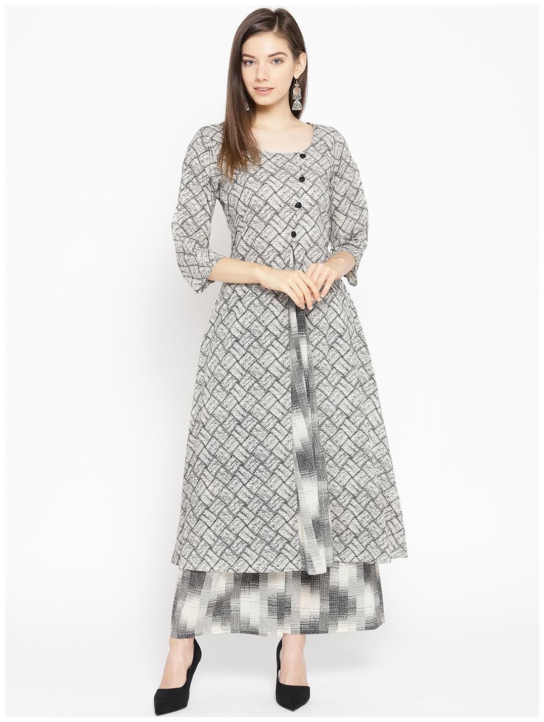 

Varkha Fashion Rayon geometric print Kurta With Palazzo Grey