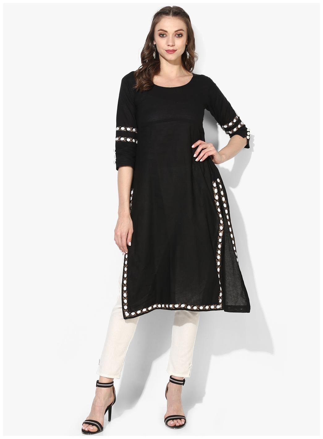 

VARKHA FASHION Women Black Solid Straight Kurta