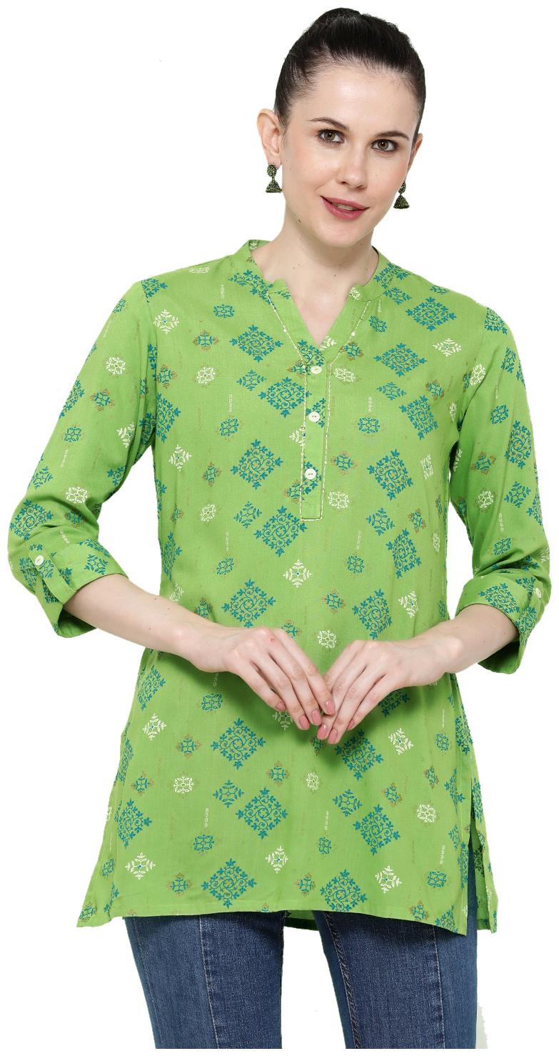 

Varshika Women Green Printed Straight Kurta