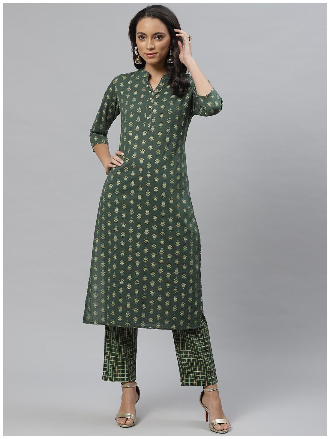 

Vasudha Women Green Floral Straight Kurta With Pants