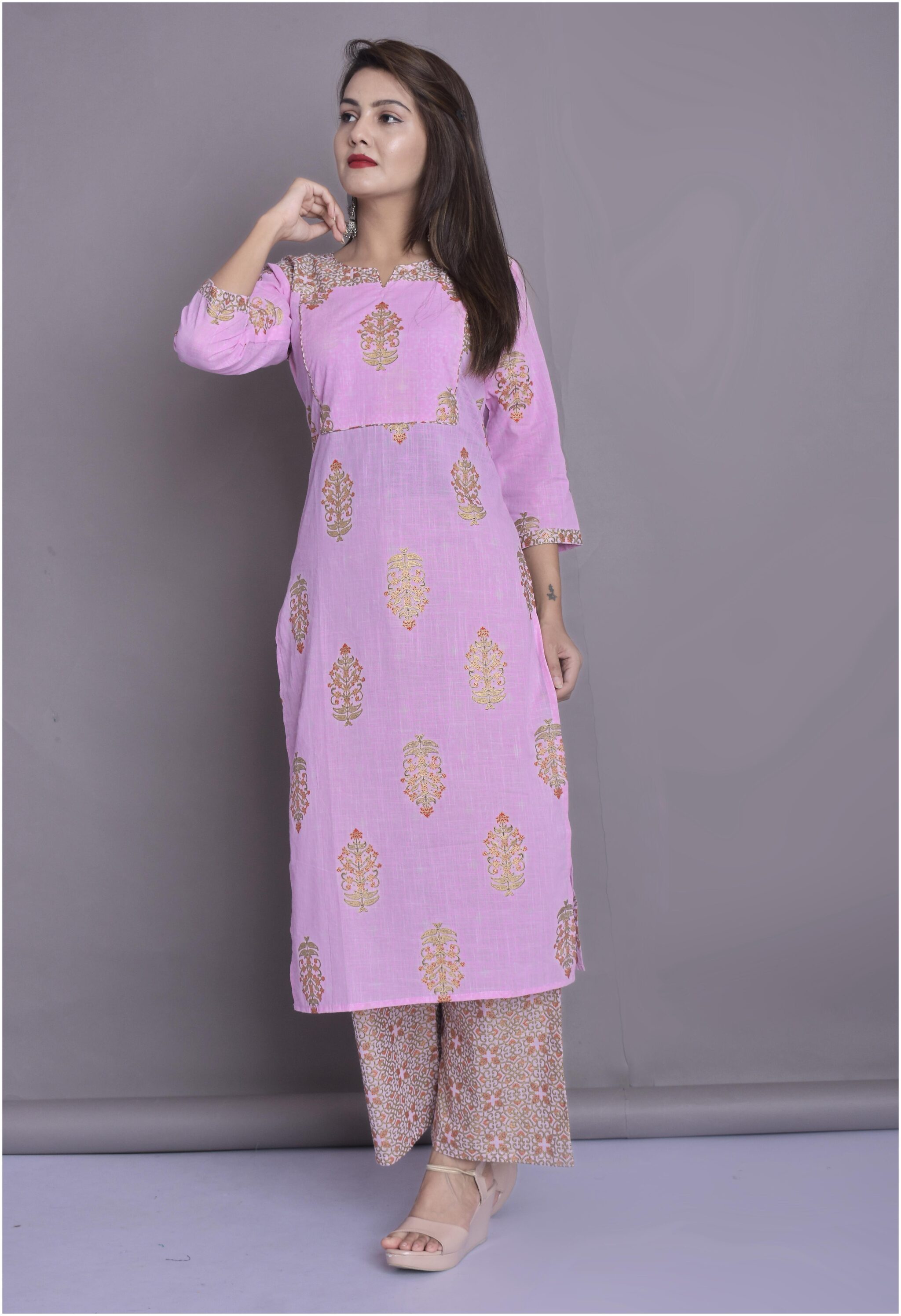 

VEDANA Women Pink Printed Straight Kurta With Palazzo