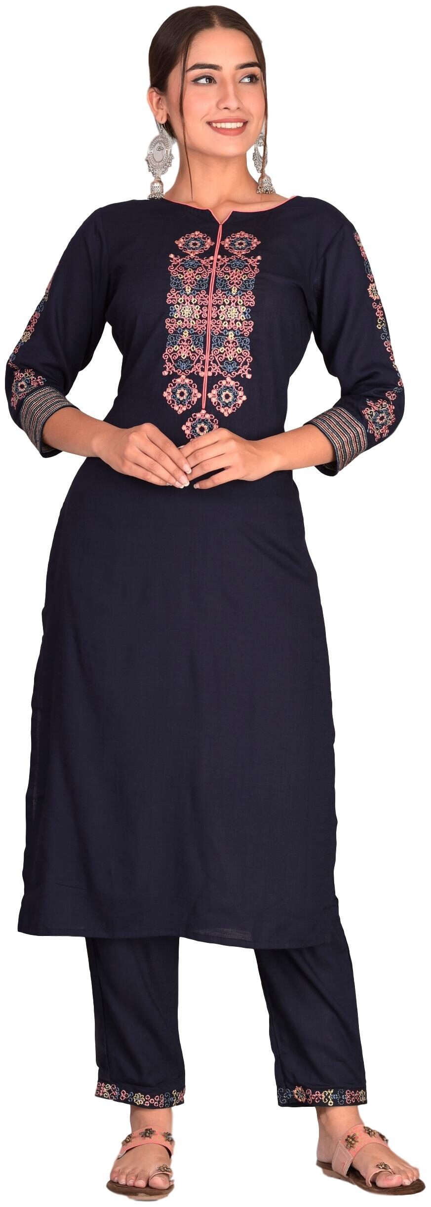 

VEDANA Viscose Rayon Black Embroidered Kurta Pants For Women