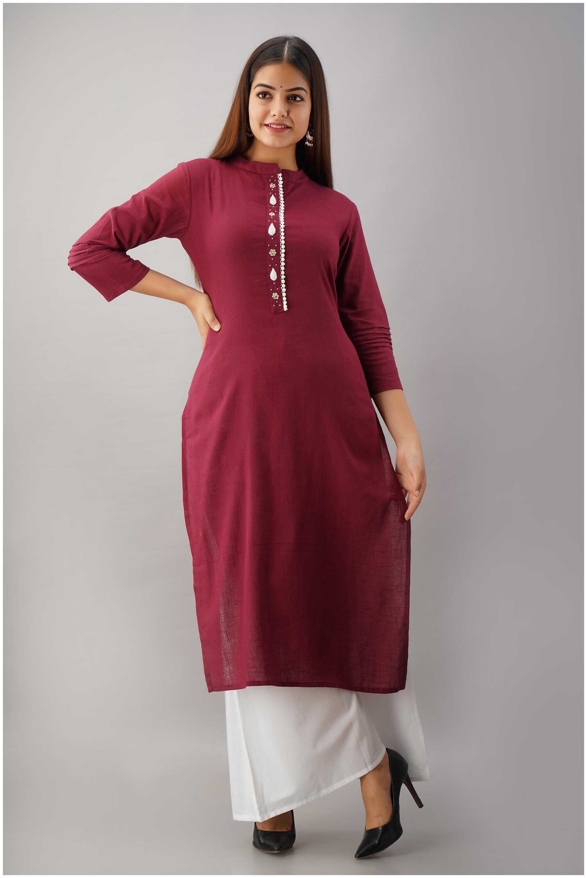 

VEDANA Women Maroon Embroidered Straight Kurta