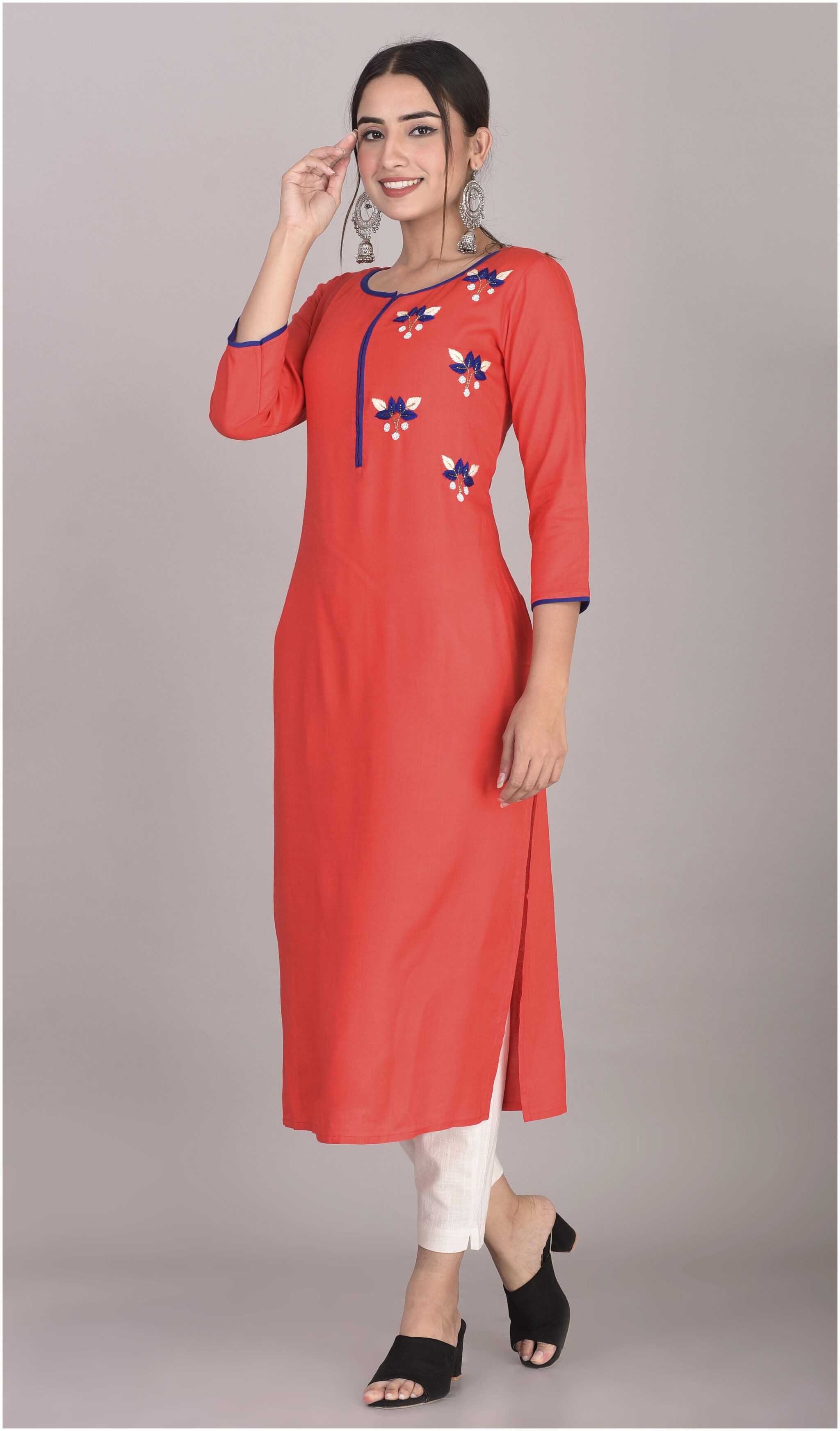 

VEDANA Women Red Embroidered Straight Kurta
