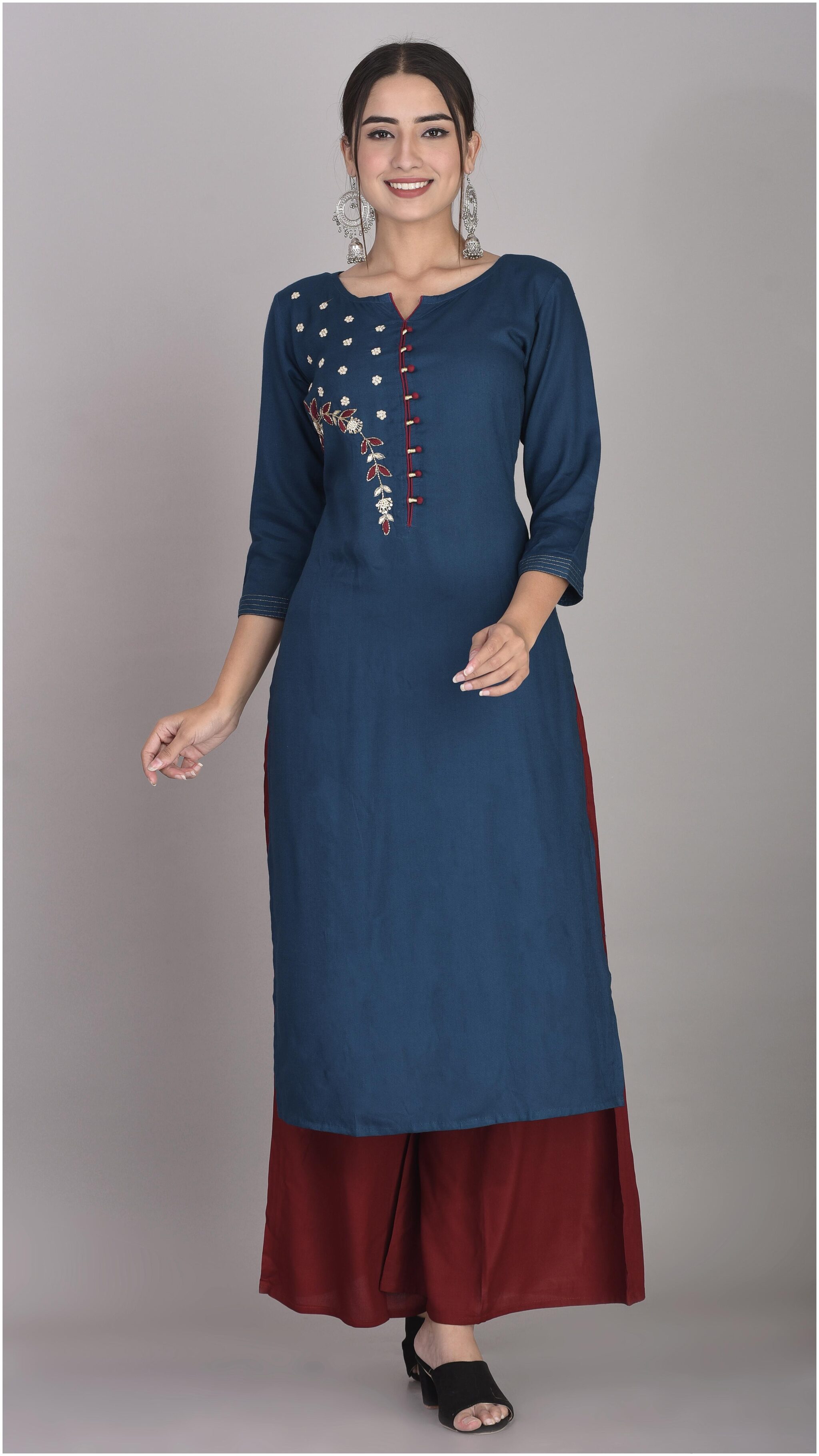 

VEDANA Women Blue Embroidered Straight Kurta