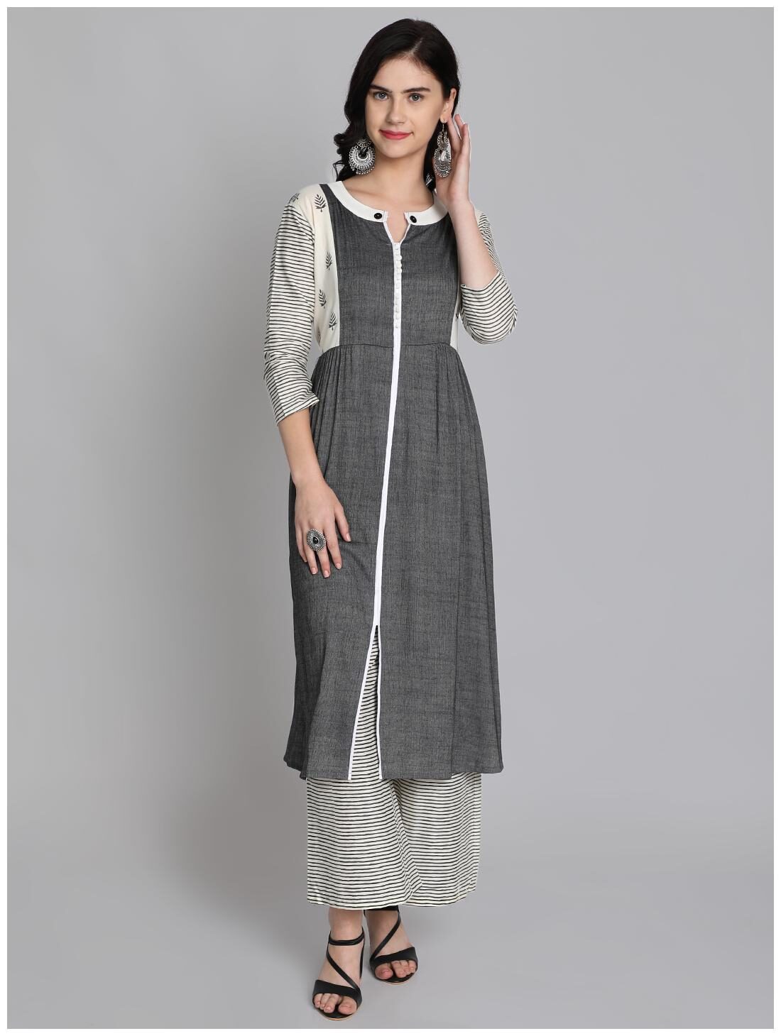 

Venika Creations Women Cotton Blend Foil Print Grey Kurta With Palazzo