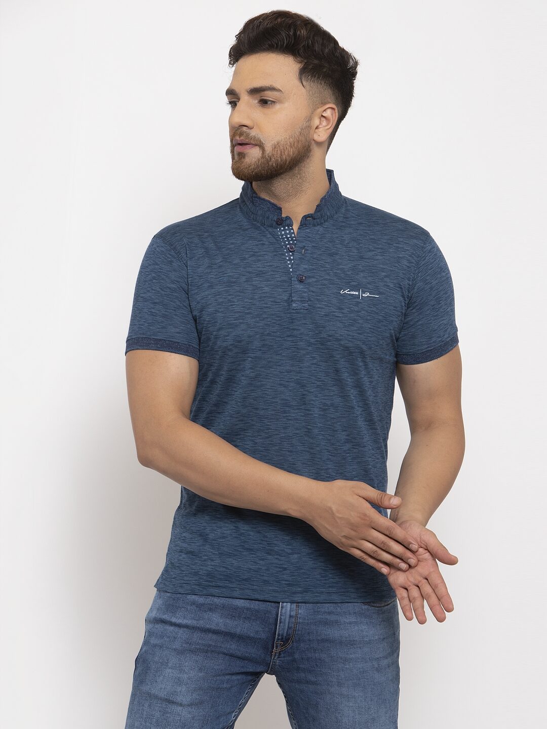 

VENITIAN Men Blue Slim fit Cotton Blend Henley neck T-Shirt - Pack Of 1